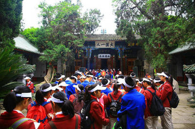 全力開(kāi)發(fā)新型研學(xué)項(xiàng)目，力促諸葛古鎮(zhèn)研學(xué)旅行邁向新篇章